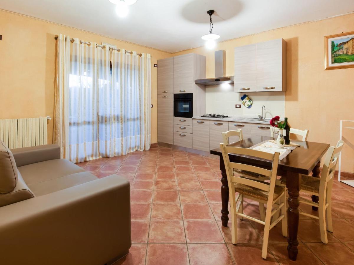 Vila Beautiful Chalet With Swimming Pool In Lombardy Marone Exteriér fotografie